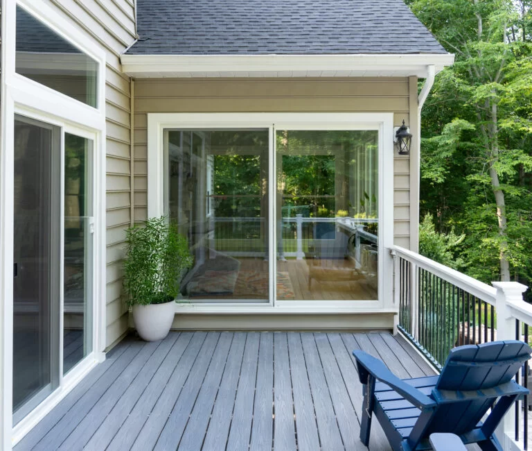 7000 Exterior with patio